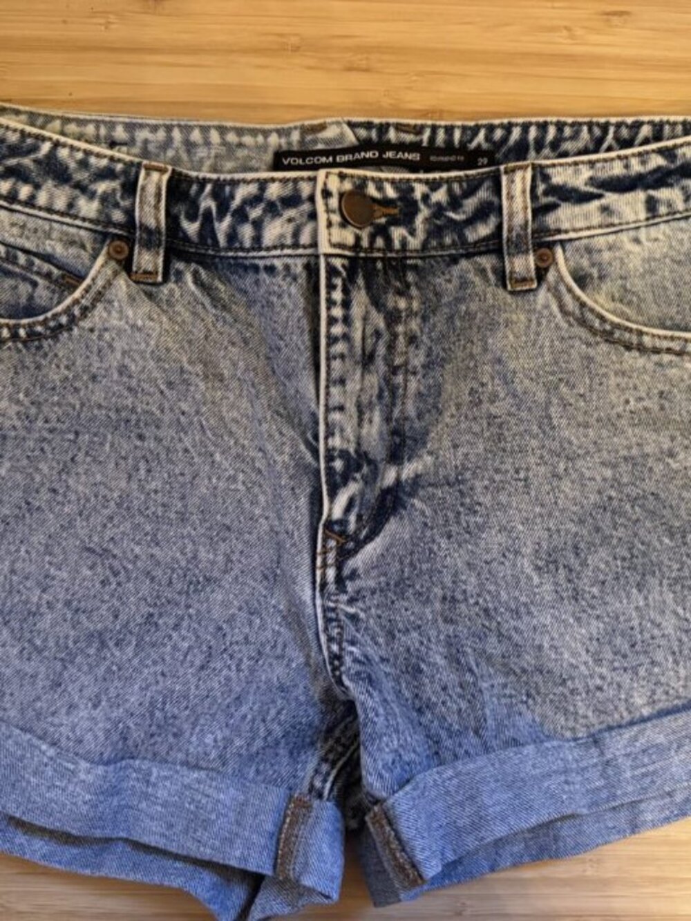 Volcom Brand Jeans Acid Wash Boyfriend Denim Shorts Sz 29